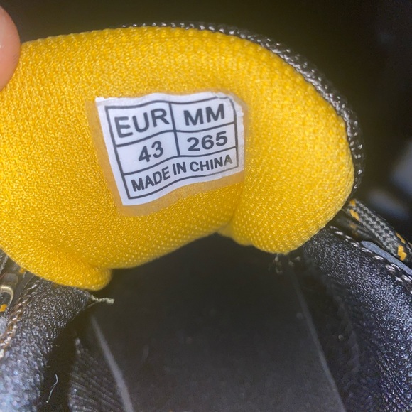 Yitu Fashion Hiking Boots - Picture 7 of 7